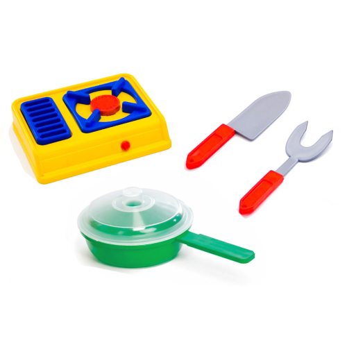 Cocina con olla y cubiertos